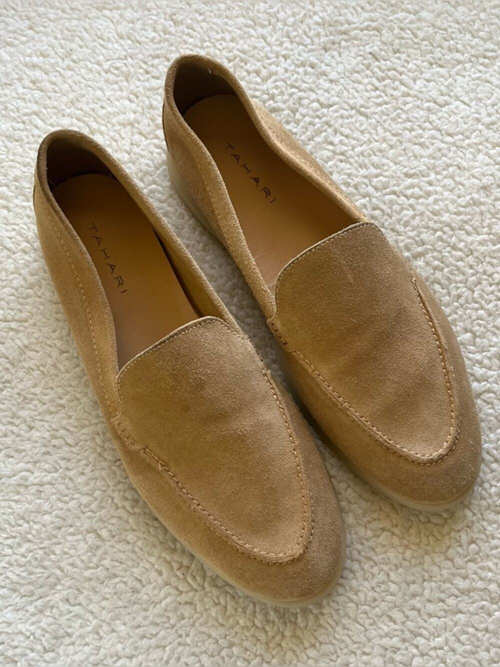 Tahari Tan Faux Suede Flat Loafers Size 9 Minimalist Slip On Comfortable Shoe